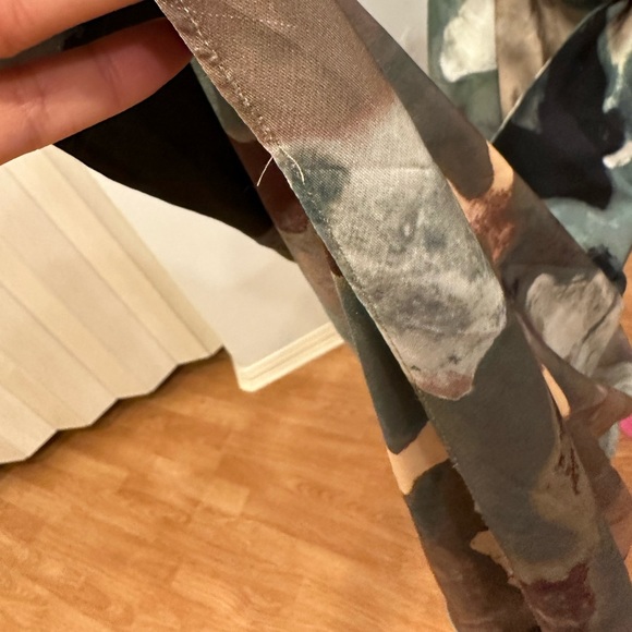 Beaufille Crepe de Cheine abstract skirt size 2 - Picture 15 of 15